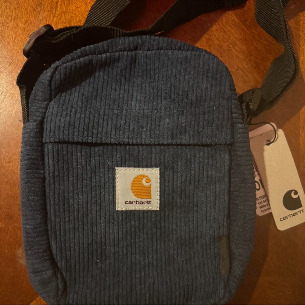 Small blue Corduroy Carhartt Bag

#carhartt #corduroy #streetwear #bag #vintage